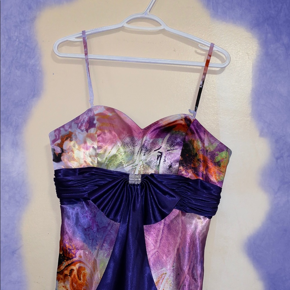 PROM DRESS - Picture 2 of 5